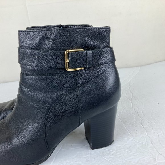COLE HAAN Womens Sz 8 Black Leather Ankle Boots Block Heels Side Zip Buckle - Picture 3 of 13